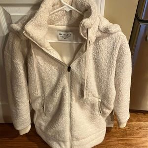Athleta super cozy Sherpa jacket. Excellent condition detachable hood